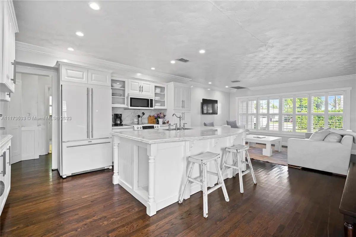 Photo 10 at 330 CENTER Street, Jupiter