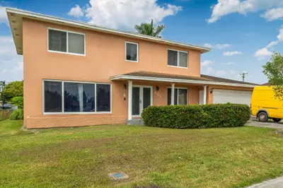 608 SW 10TH Street, Belle Glade – Single Family Residence for sale