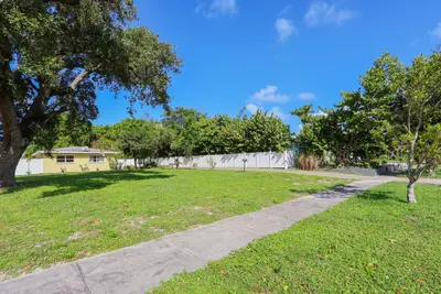 147 Foresteria Drive, Lake Park – Single Family Residence for sale