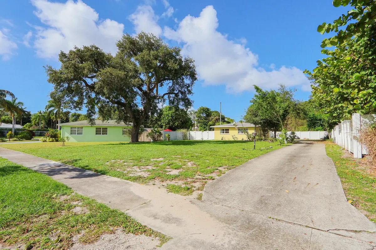 147 Foresteria Drive, Lake Park, FL – photo 4