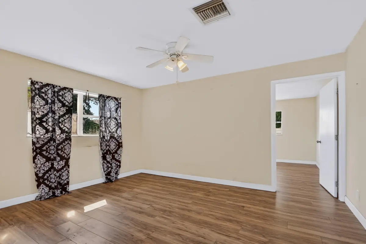 147 Foresteria Drive, Lake Park, FL – photo 5