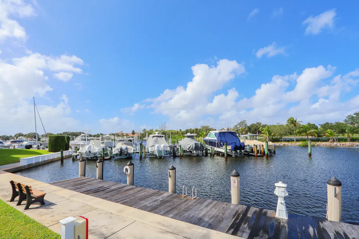 34_IMG_6711_mls at 944 OAK HARBOUR Drive, Juno Beach
