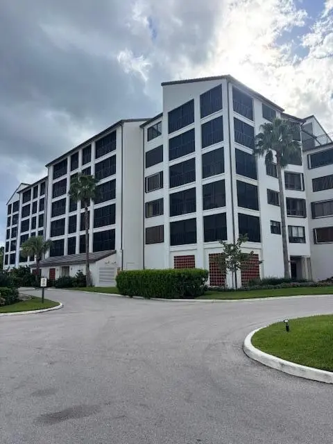 Building 500 at 500 Ocean Trail Way 306, Jupiter