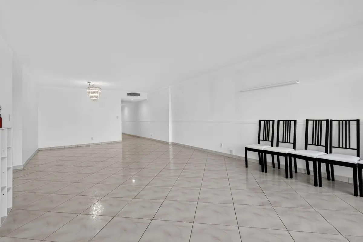 6-web-or-mls-8H3A2853 at 3140 S Ocean Drive 410, Hallandale Beach