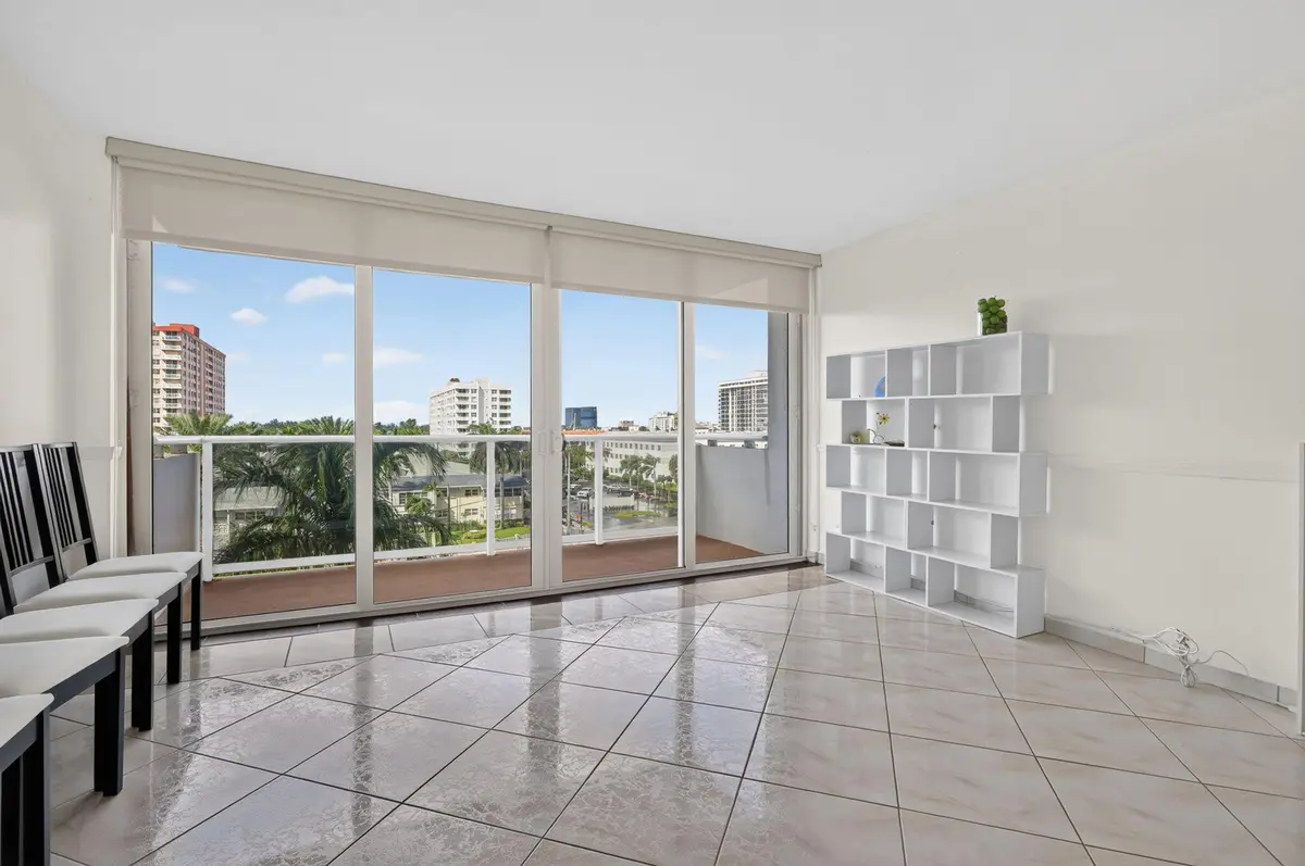 7-web-or-mls-8H3A2858 at 3140 S Ocean Drive 410, Hallandale Beach