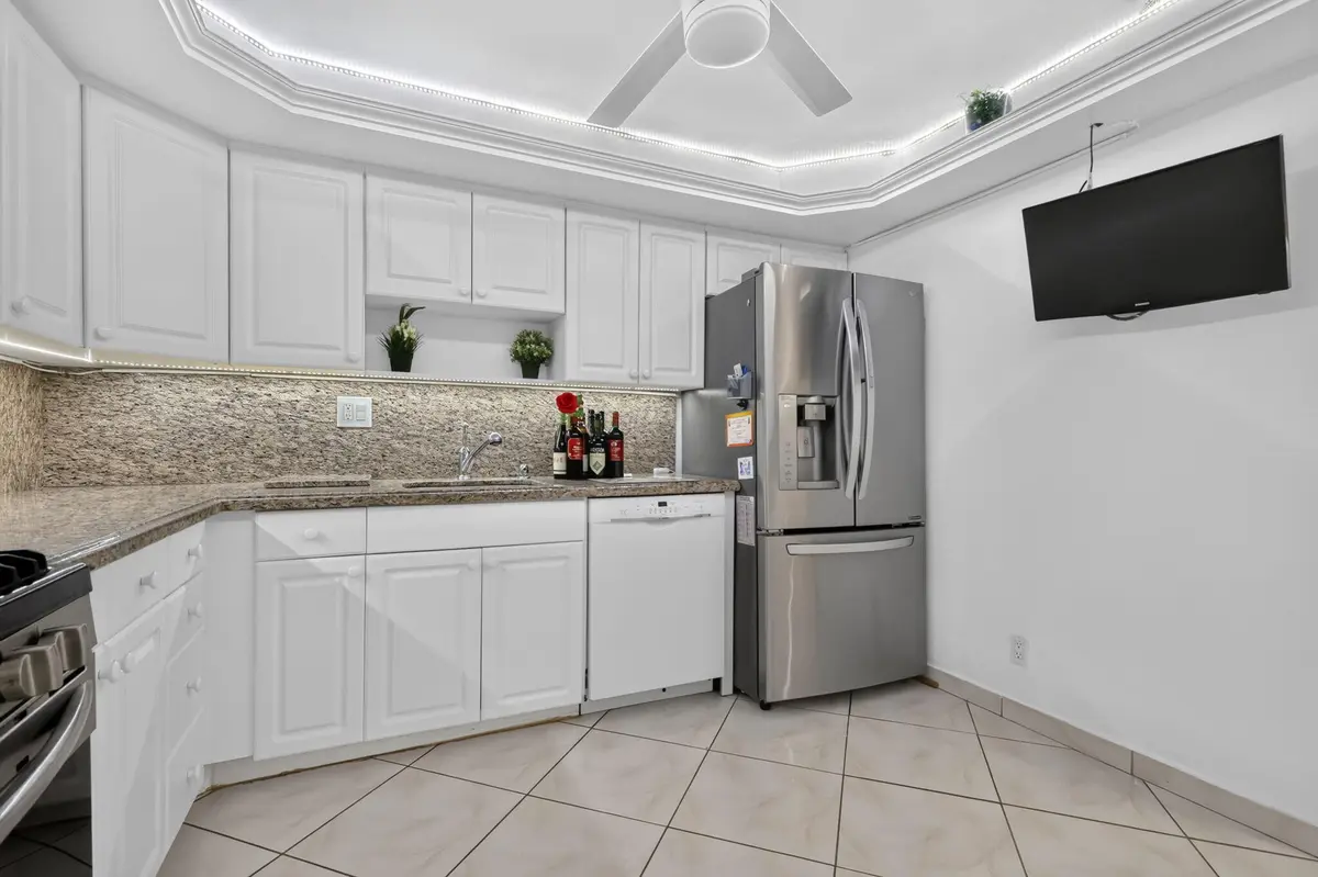 8-web-or-mls-8H3A2807 at 3140 S Ocean Drive 410, Hallandale Beach