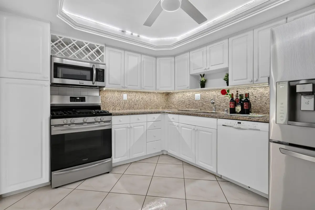 9-web-or-mls-8H3A2827 at 3140 S Ocean Drive 410, Hallandale Beach