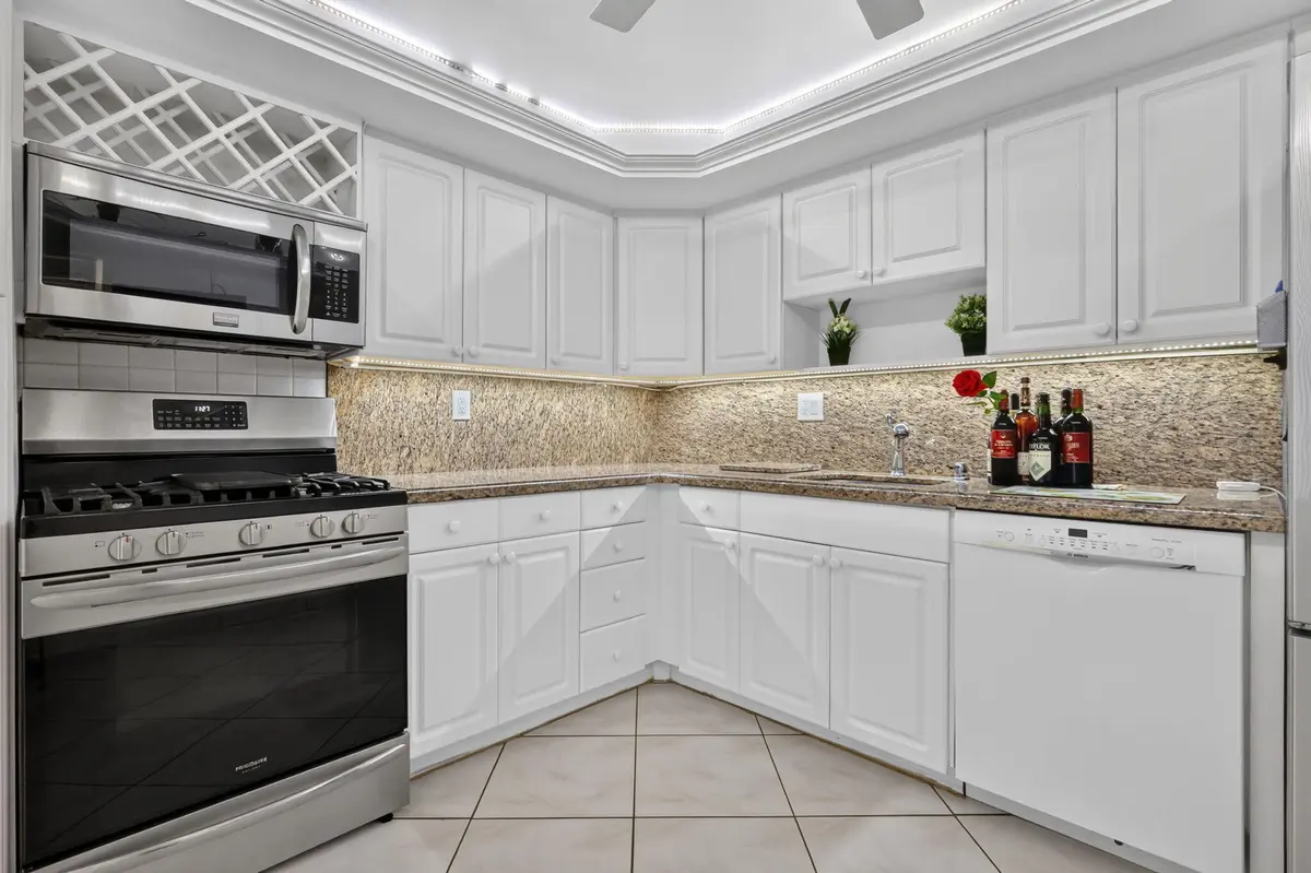 11-web-or-mls-8H3A2832 at 3140 S Ocean Drive 410, Hallandale Beach