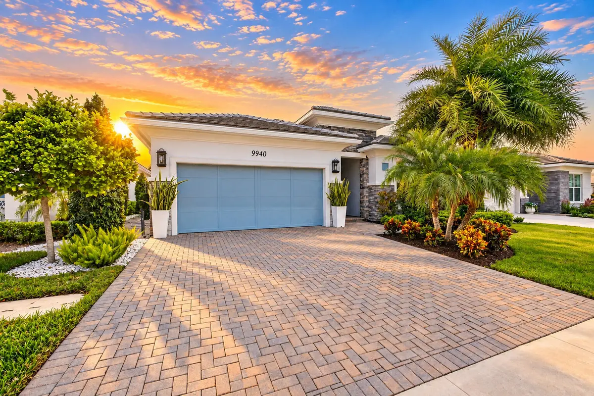 9940 Regency front at 9940 Regency Way, Palm Beach Gardens