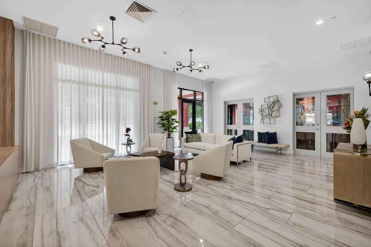 4-web-or-mls-3 at 110 N Federal Highway 1105, Fort Lauderdale