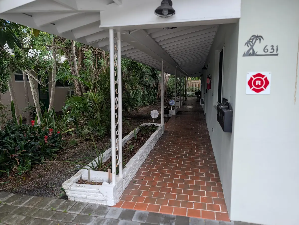 631 NE 17th Way, Fort Lauderdale, FL – photo 3