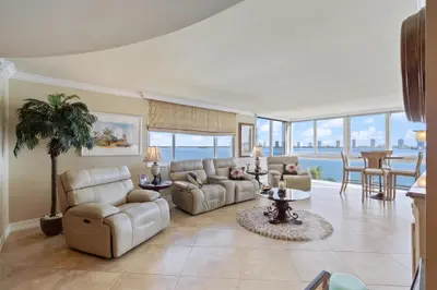 301 LAKE SHORE Drive 501, Lake Park – Condominium for sale