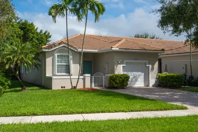 2451 ARAGON Boulevard 1, Sunrise – Villa for sale