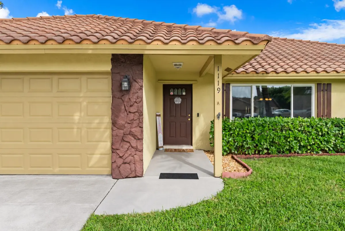 entrance at 1119 SEA PINES Way, Lantana