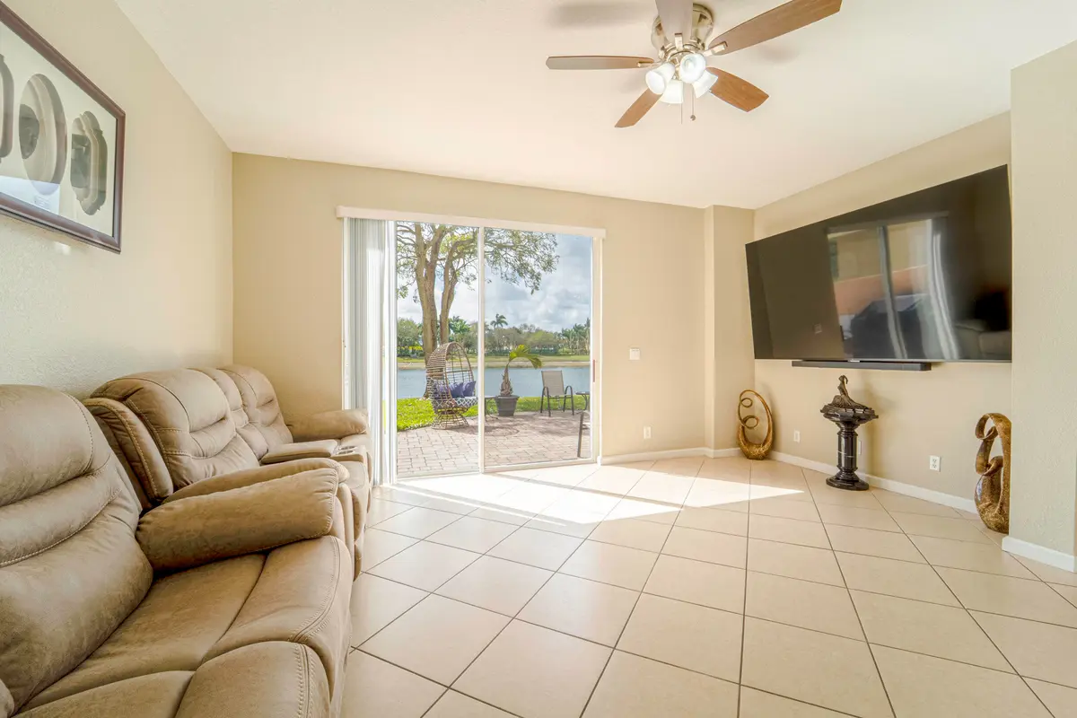 6_family room at 6770 Aliso Avenue, West Palm Beach