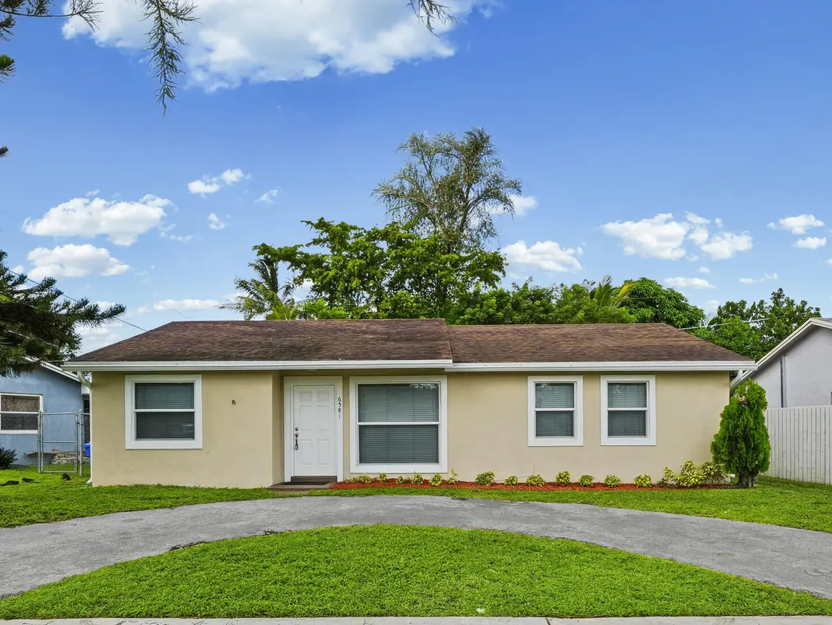 1 Exteriors (02) at 6581 NW 24TH Court, Margate