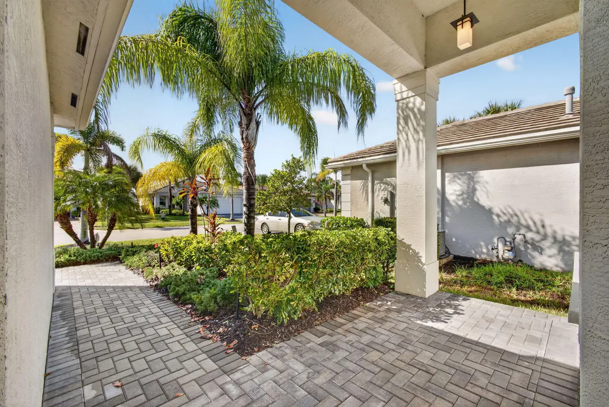 VALENCIA CAY-11864 SW WATERFORD ISLE WAY at 11864 SW WATERFORD ISLE Way, Port St. Lucie