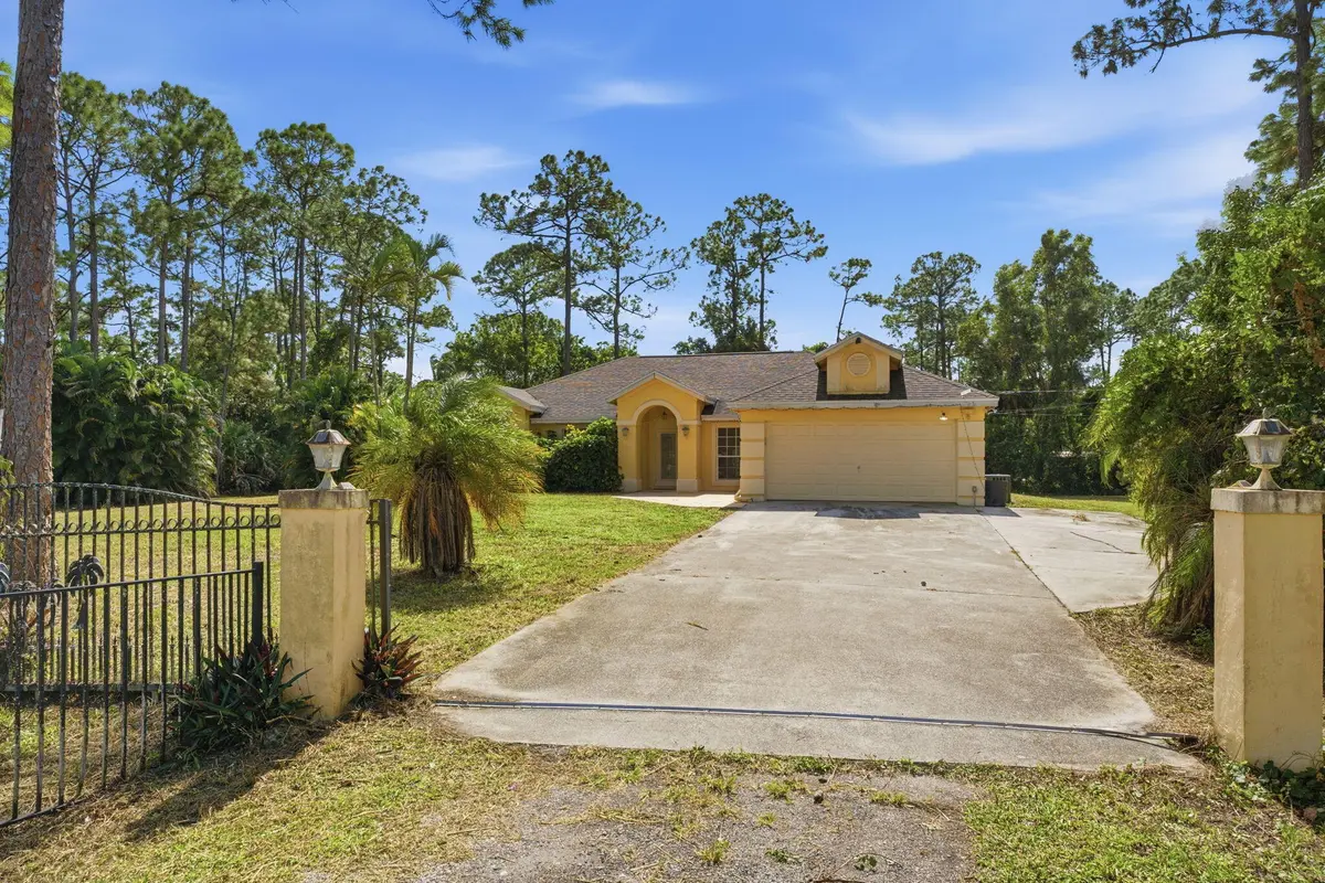 Front of Structure at 17270 89TH Place, The Acreage