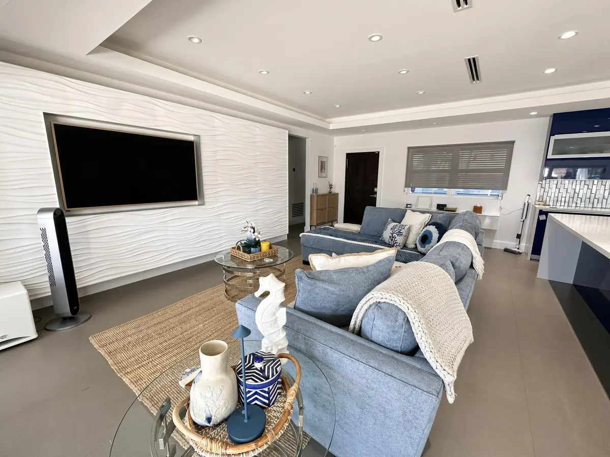 hX0Hc at 2300 NE 19TH Avenue, Wilton Manors