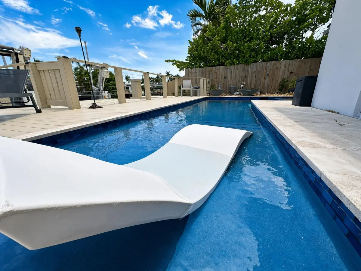 JRWea at 2300 NE 19TH Avenue, Wilton Manors