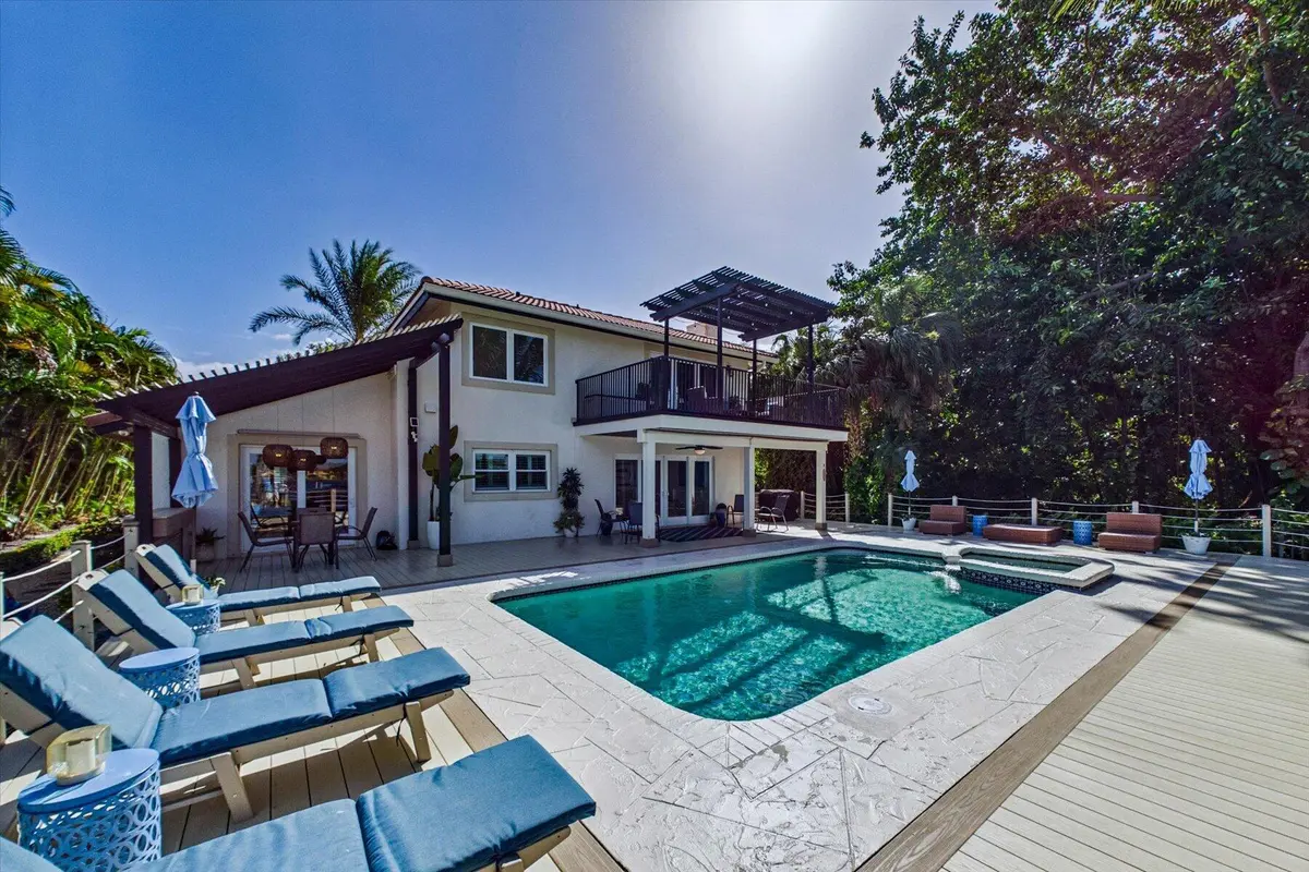 04-Rear of Home at 2092 CIRCLE PLACE Drive, Lake Worth