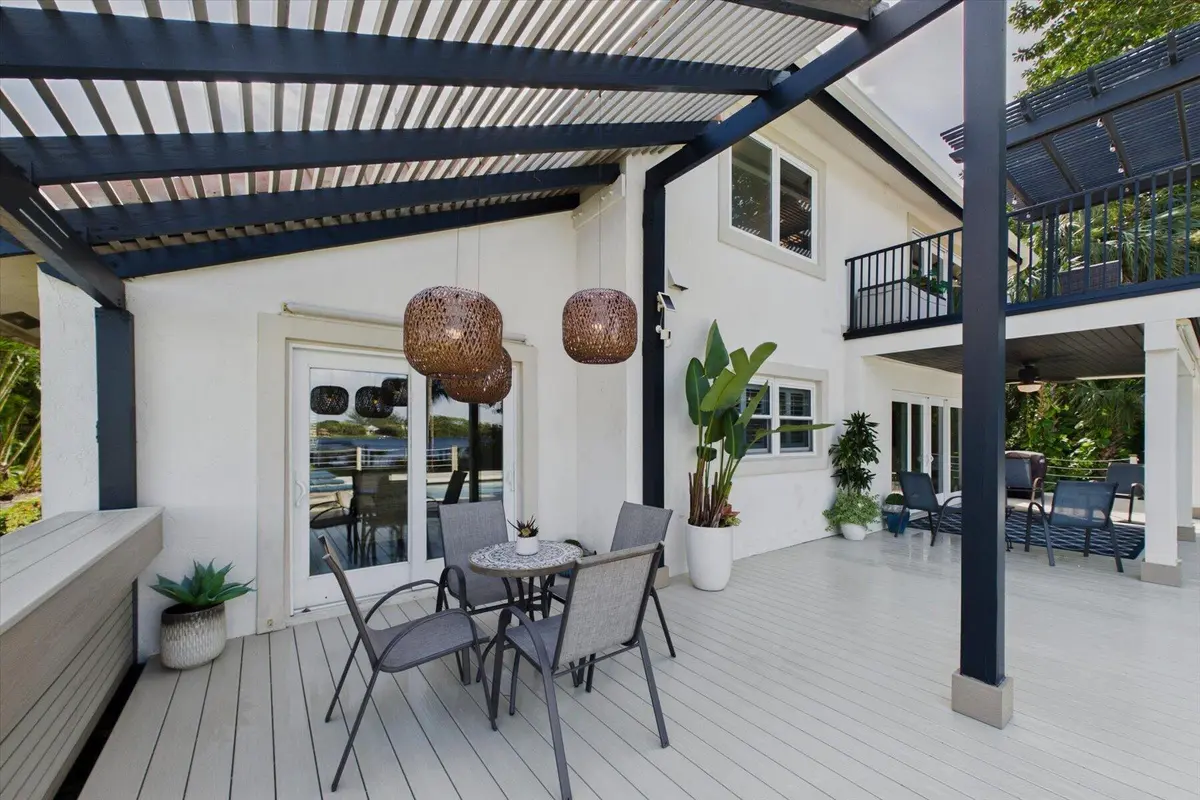05-Pergola at 2092 CIRCLE PLACE Drive, Lake Worth
