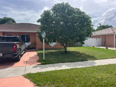 8950 SW 215TH Terrace, Cutler Bay – Single Family Residence for sale