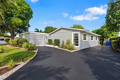 2010 Avenue H, Riviera Beach – Single Family Residence for sale