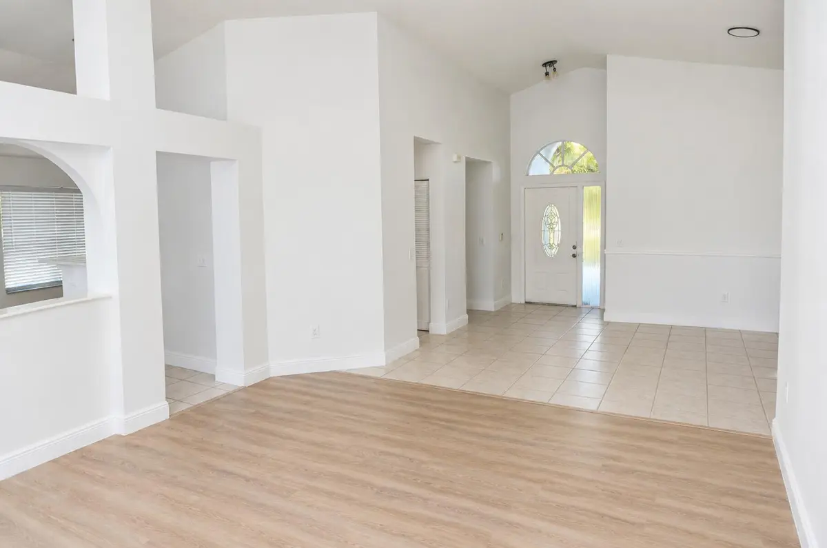 ba8719f6-0e93-4572-96cf-64806ce6f9d2 at 4270 CAMROSE Lane, West Palm Beach
