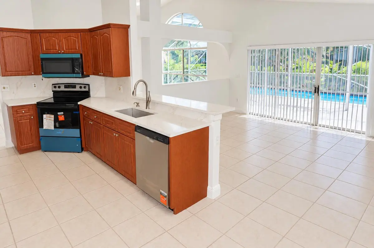 ceceaecb-23ee-4aa4-9779-6c7702d7fb93 at 4270 CAMROSE Lane, West Palm Beach