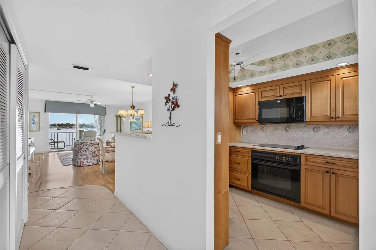 2-web-or-mls-5D1A2103 at 1051 Sugar Sands Boulevard 255, Riviera Beach