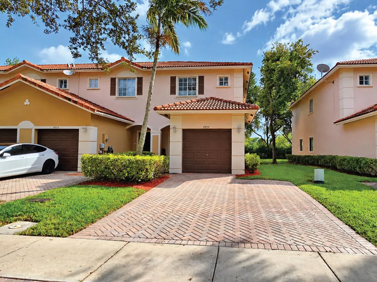 2 - Outside 1 at 8834 S ISLES Circle, Tamarac