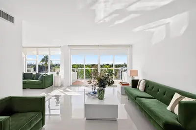 5600 Collins Avenue 6M, Miami Beach – Condominium for sale