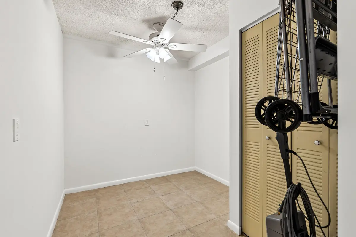 DSC07206 at 601 SEAFARER Circle 405, Jupiter