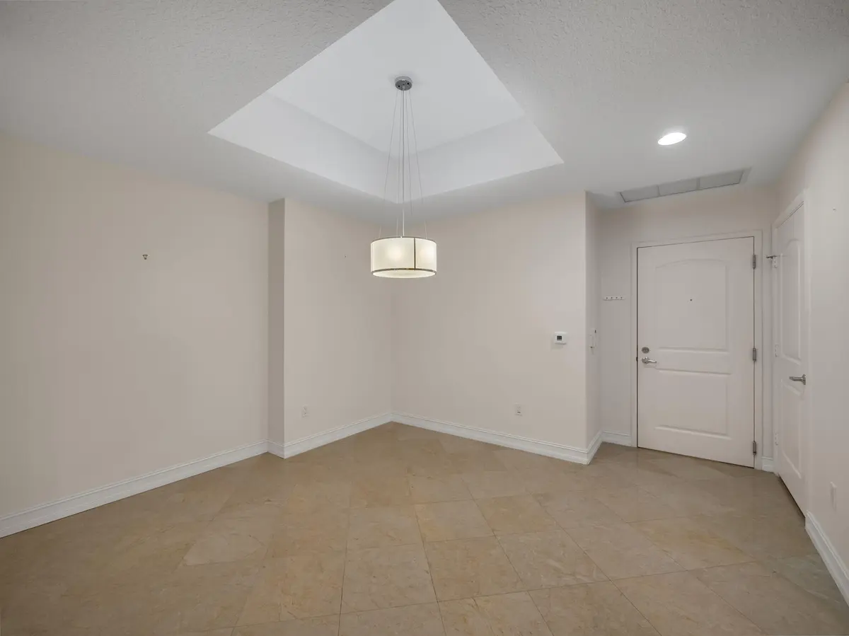 Dining Area at 701 S OLIVE Avenue 605, West Palm Beach