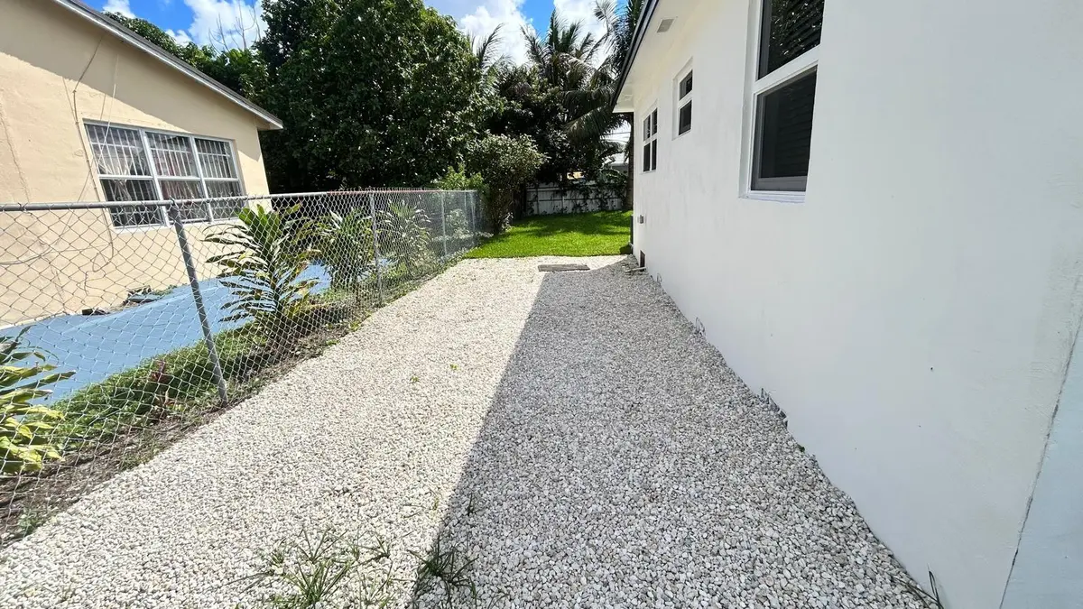 1140 NW 111TH Street, Miami, FL – photo 6