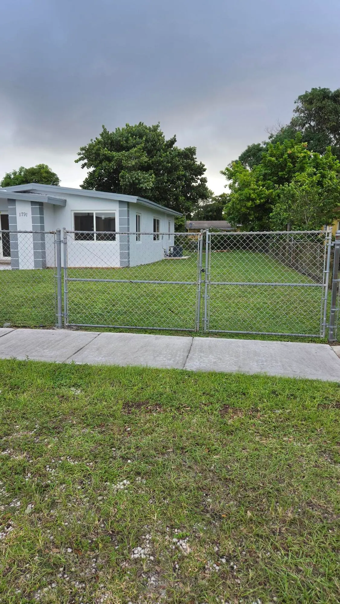 3.O at 1791 LAUDERDALE MANOR Drive, Fort Lauderdale