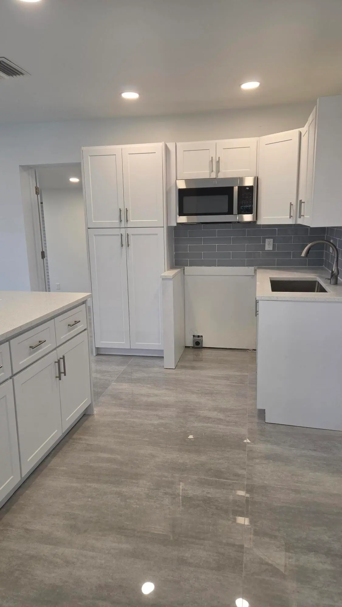 4. at 1791 LAUDERDALE MANOR Drive, Fort Lauderdale