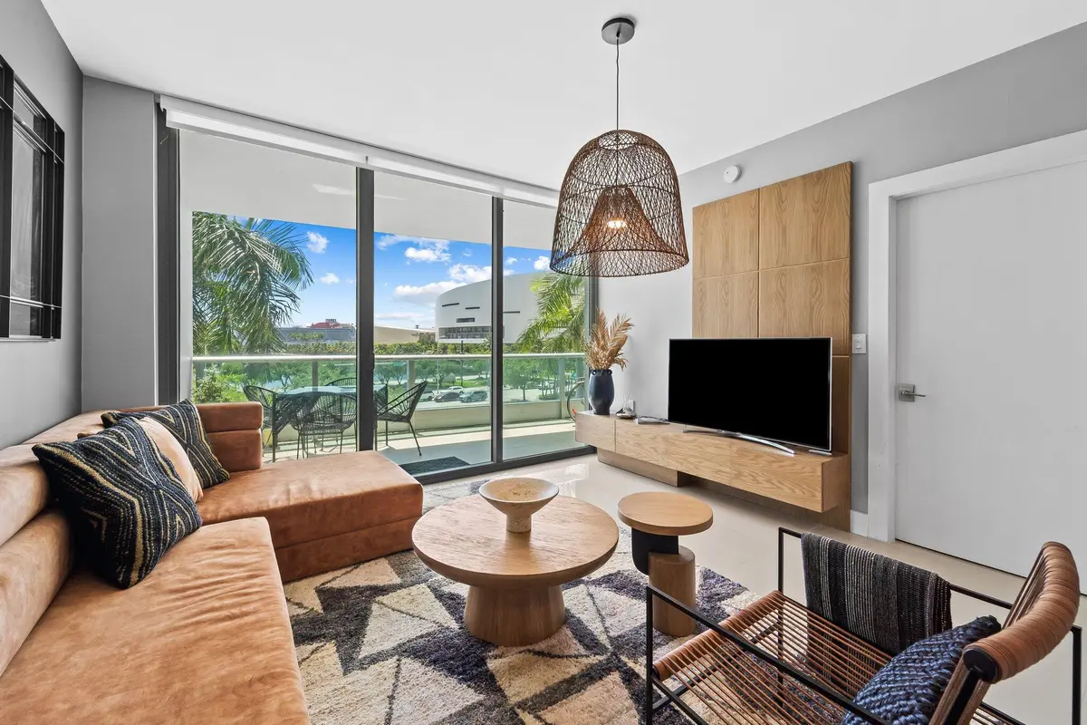 8-web-or-mls-BEC09802 at 900 Biscayne Boulevard 403, Miami