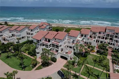 4651 NE Ocean Boulevard B-16, Jensen Beach – sold