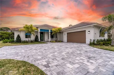 138 SE Via Lago Garda, Port St. Lucie – sold