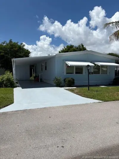 443 NE Pinelake Village Boulevard, Jensen Beach – Manufactured Home for sale
