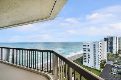 9550 S Ocean Drive 1610, Jensen Beach – Condominium for sale