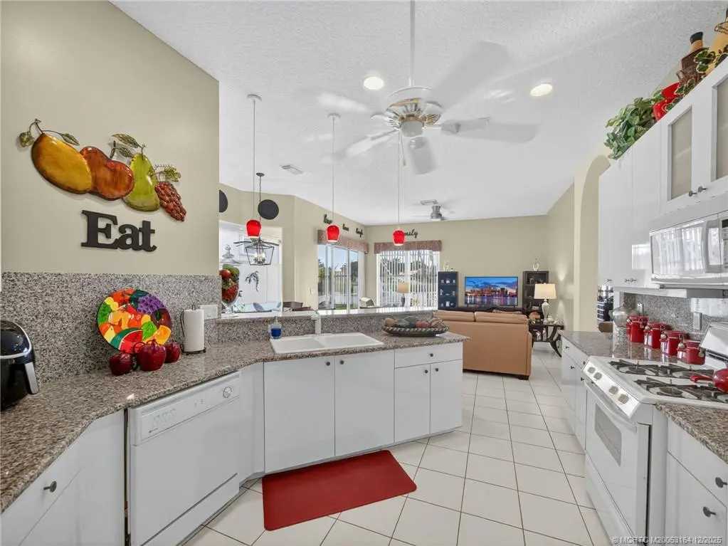 Photo 8 at 618 SW Lake Charles Circle, Port St. Lucie