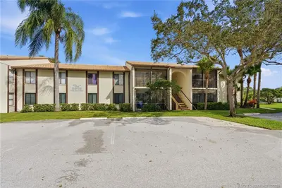 1965 SW Silver Pine Way 118-D1, Palm City – sold