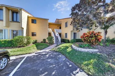 5335 SE Miles Grant Road H206, Stuart – Condominium for sale