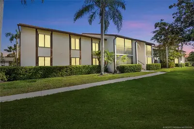 1635 SW Silver Pine Way H1, Palm City – sold