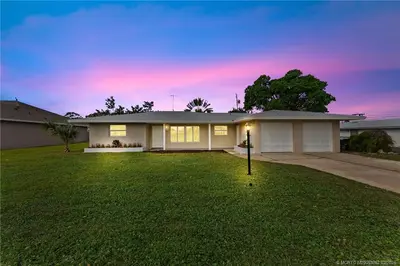 208 Riomar Drive, Port St. Lucie – sold