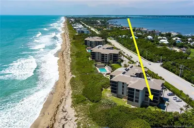 2641 NE Ocean Boulevard 101, Stuart – Condominium for sale