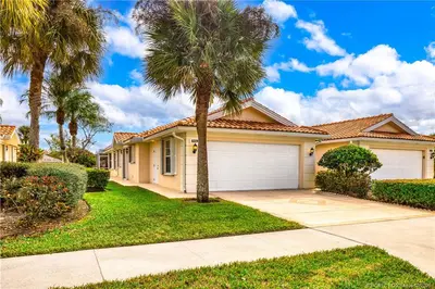 8329 SE Double Tree Drive, Hobe Sound – Villa for sale